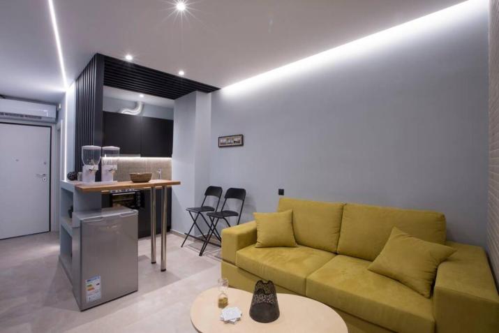City Center Modern Renovated Apartment