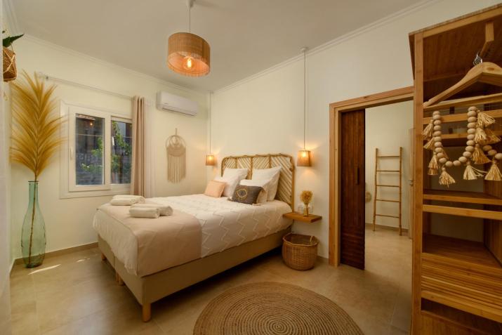 La Maisonette House in the Heart of Liapades Close to Rovinia Beach & Paleokastritsa