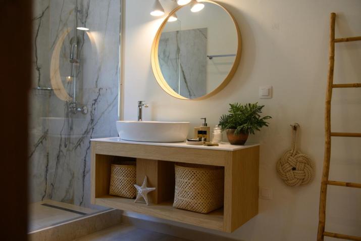 La Maisonette House in the Heart of Liapades Close to Rovinia Beach & Paleokastritsa