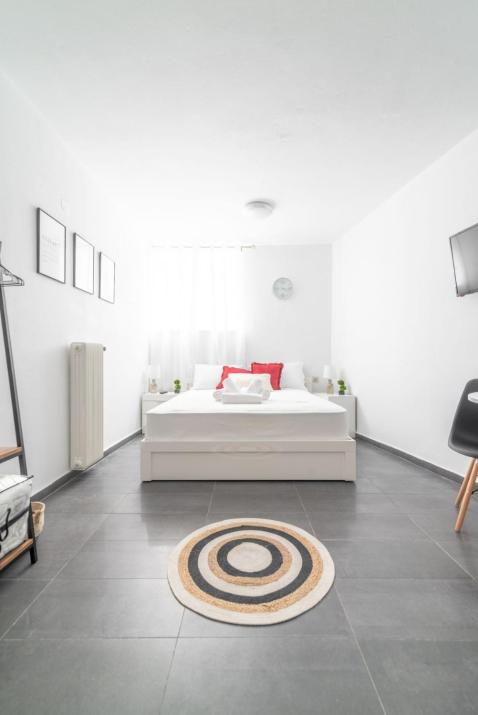 Modern Studio near Downtown