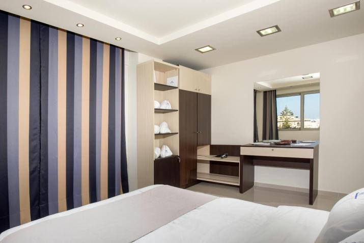 Rhodes Central Suite