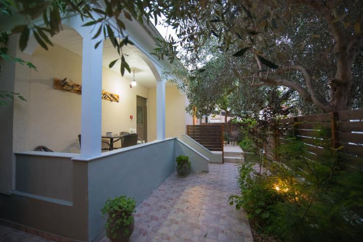 Casa Dina