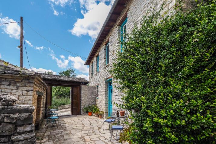 Vikos Hotel