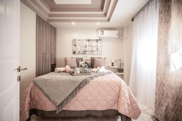 'The Ivory' House Project In Athens