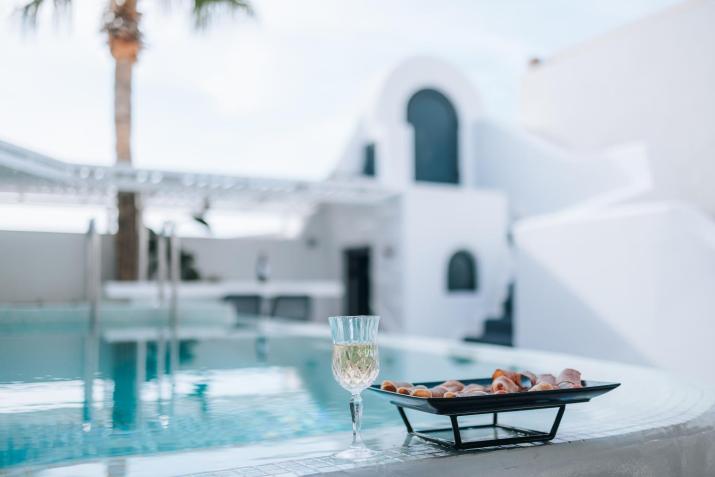 Opera Mansion Santorini
