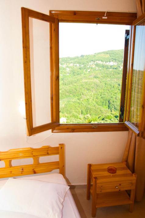Stavroula Rooms