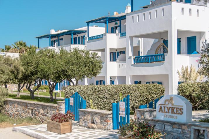Alykes Studios & Suites