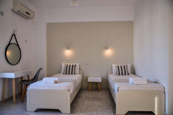 Iraklis Apartments