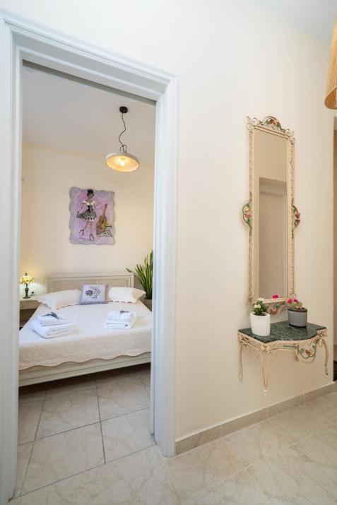 Flowers in the city - Elegant Home in Argostoli