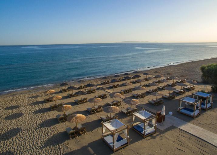 Enorme Teatro Beach - Adults Only