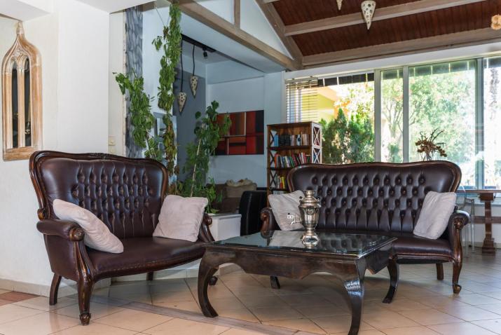 Ianos Hotel