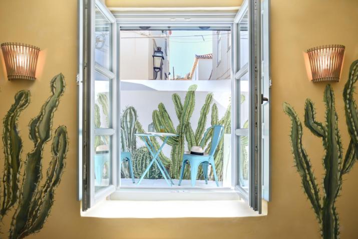Cactus Hydra - Art Apartments