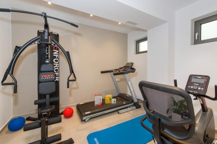 Imperium Luxury Villas-Sauna, Jacuzzi, Heated Pool & Gym-Chania