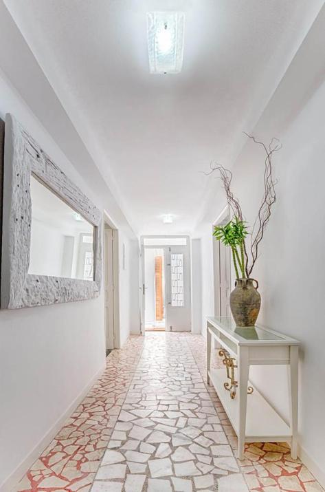Luxury Living Nisos Vs Rhodes town