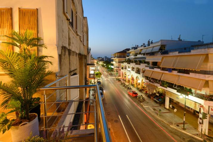 Fiorela's casa- A stylish loft apartment in the heart of Preveza