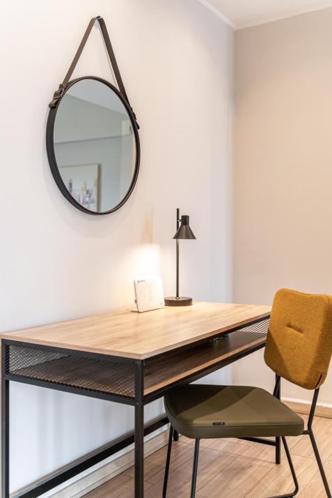 Spacious 2BD apt next to metro