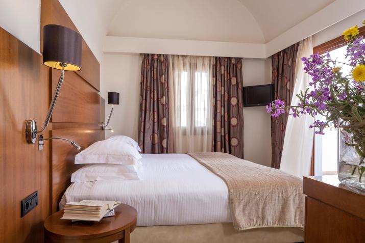 Theoxenia Caldera Hotel