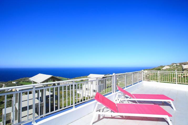 Beautiful Villa with Sea View - Sleeps 2-6 - Travel Cot Included