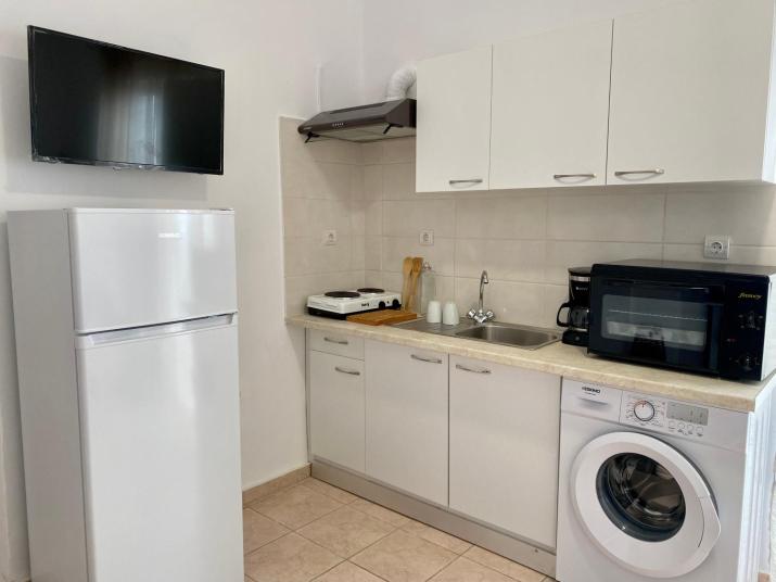 Bright & Spacious Apartment in Kos Town, Near the Beach - No 3