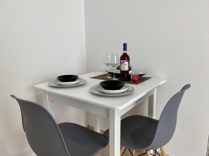Bright & Spacious Apartment in Kos Town, Near the Beach - No 3