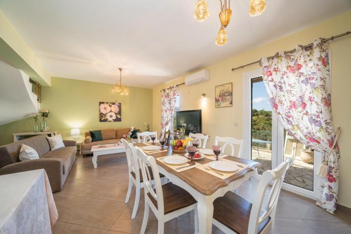 superb villa with private pool peaceful location