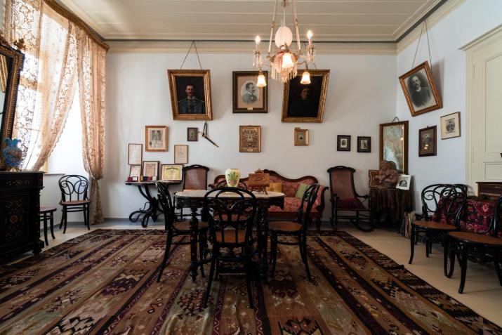 Rafalias Mansion