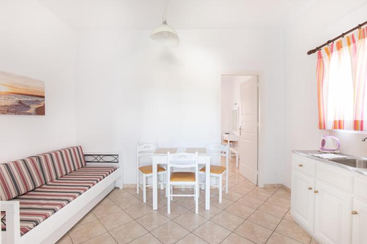 Eleftheria Hotel & Apartments