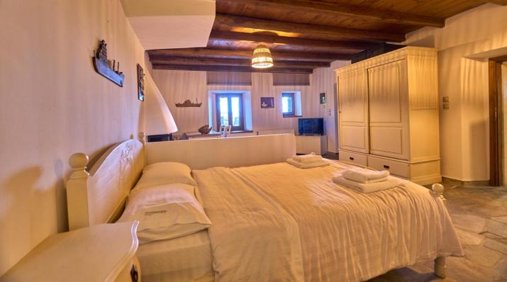 Thalassoxyla Thalassa