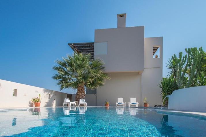 Luxury Xenos Villa 2 With 4 Bedrooms , Private Swimming Pool, Near The Sea