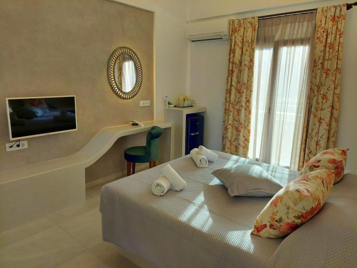 Zephyros Hotel