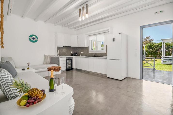 Ow Andros Luxury Suites