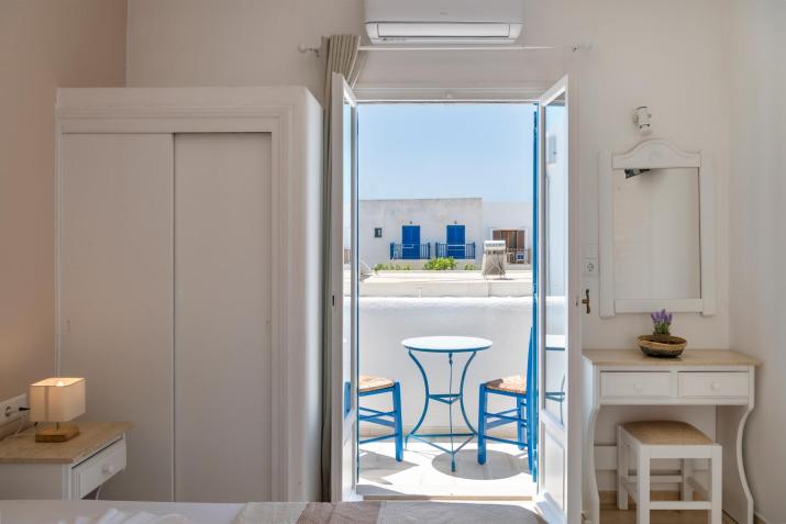 Ayeri Hotel