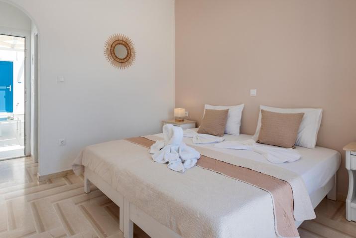 Ayeri Hotel