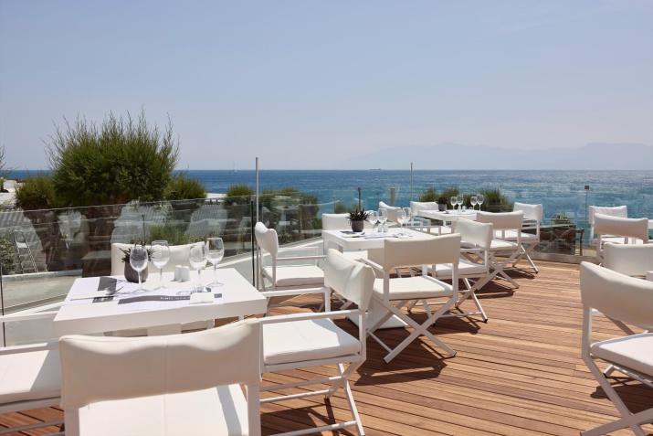 Dimitra Beach Hotel & Suites