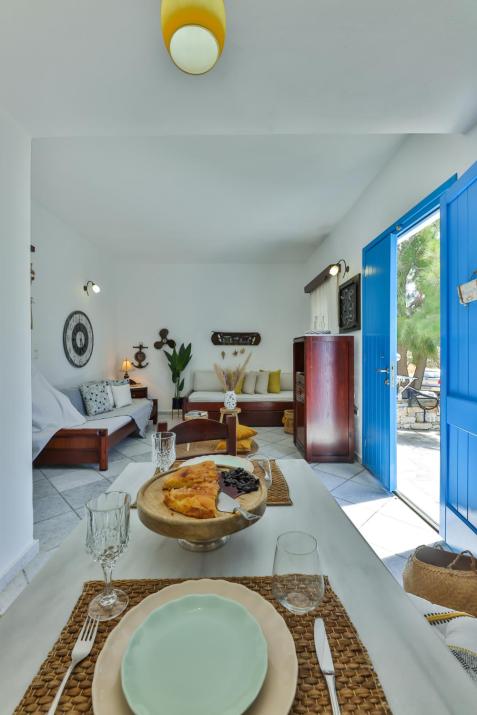 Sunrock Suites