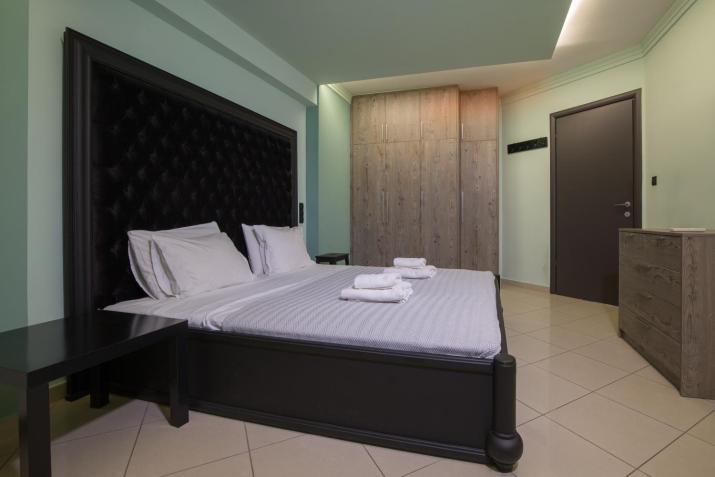 Spacious Modern Apartments With Great Rooftop View