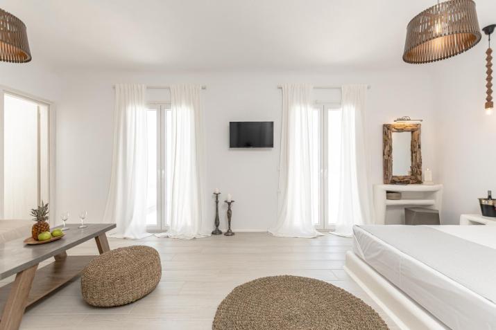 Ariadne's Crown Luxury Suites with Private Pool