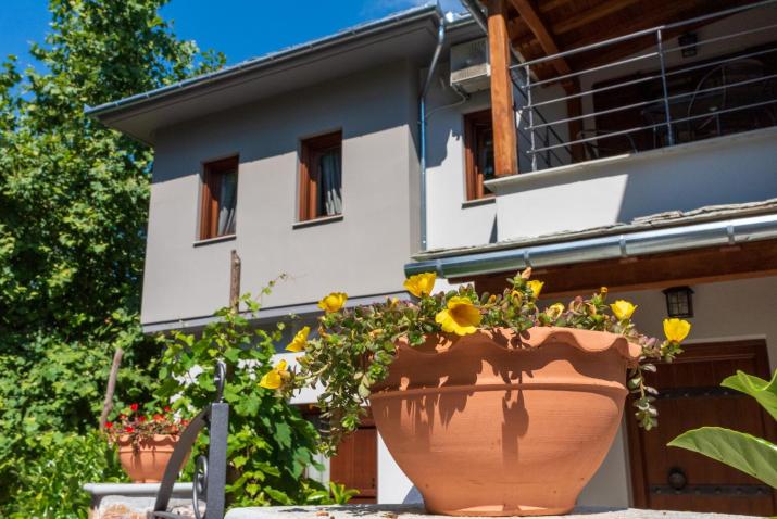 Άλυσσος suites