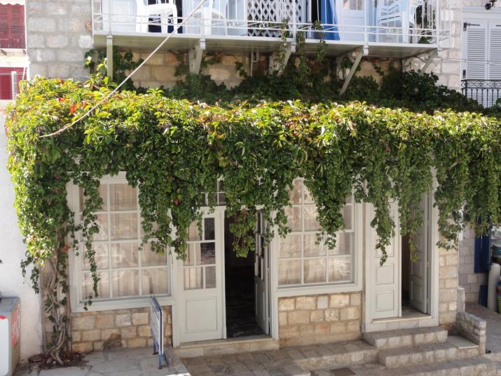 Botsis Guest House