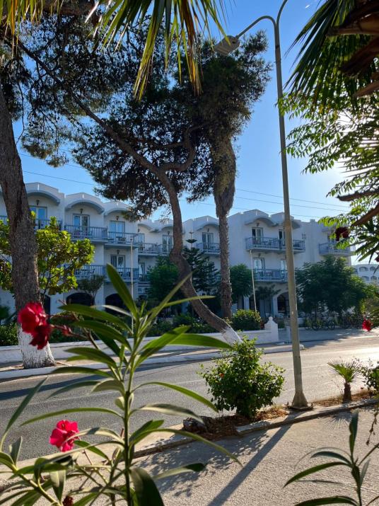 Theodorou Beach Hotel Apartments