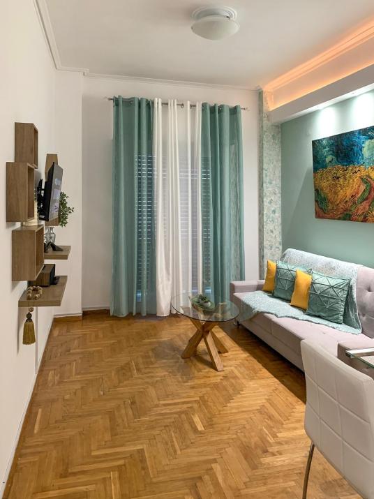 Cozy and Chic apartment in the Center, 5 min Subway