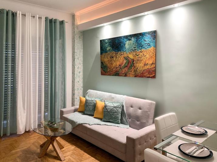 Cozy and Chic apartment in the Center, 5 min Subway