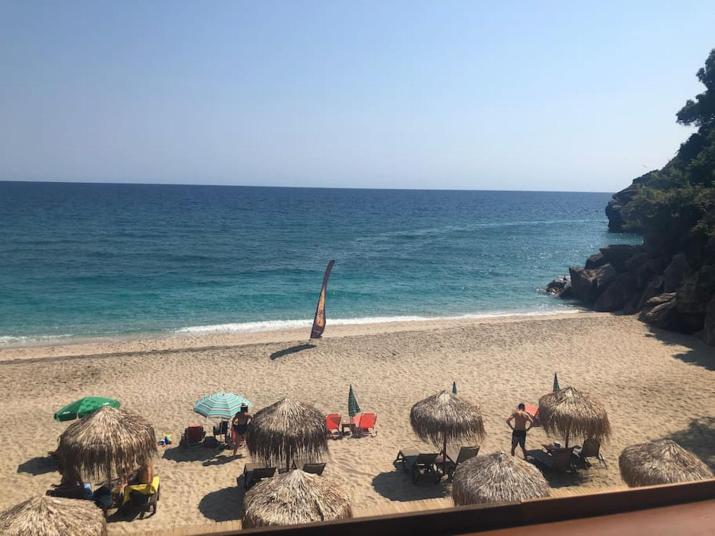 Wonderful 4 Bedroom Villa & separate guest house Villa Thalia
