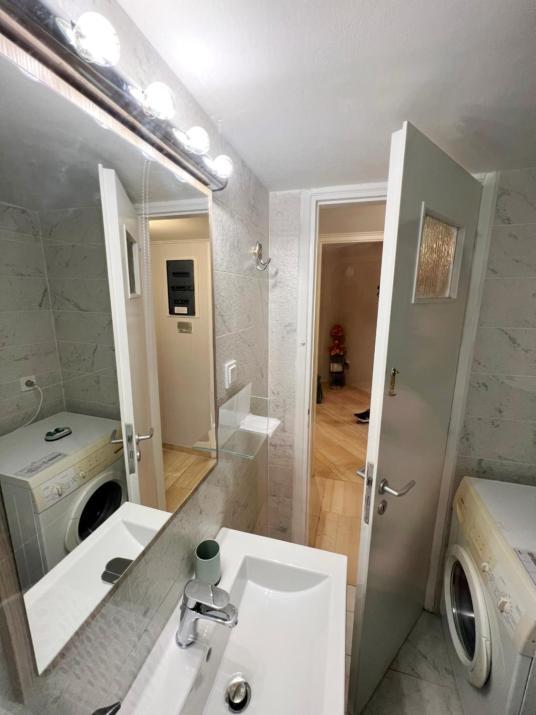 A Stroll to the Acropolis - By Athenian Homes