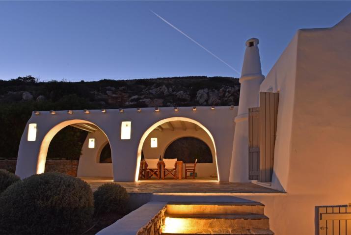 Villa Acqua · Gorgeous pool villa, stunning sea views, helipad!
