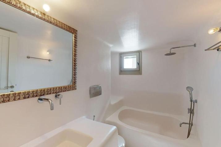 Luxurious Villa Anemos