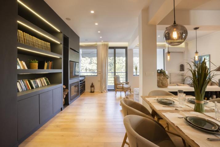 Elegant, Chic, Hip 2 BR w/ forest view in Athens!