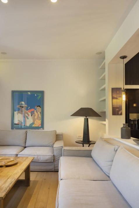 Elegant, Chic, Hip 2 BR w/ forest view in Athens!