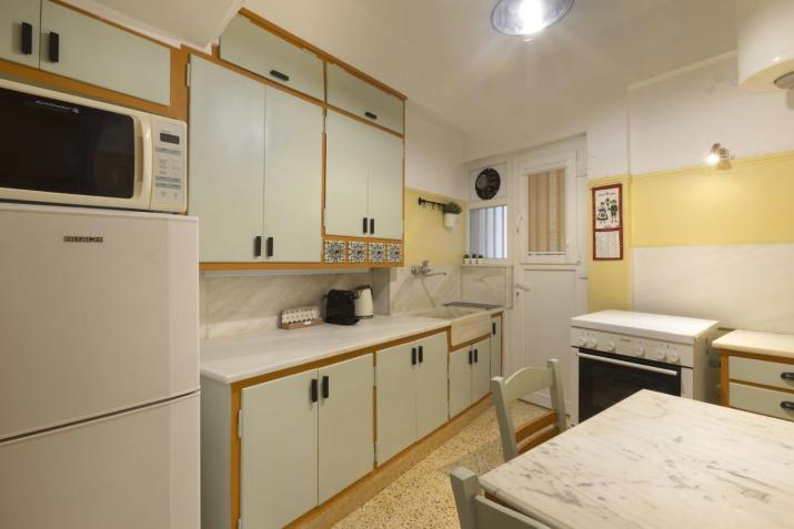 Prime Location 2 BR APT next to the Acropolis