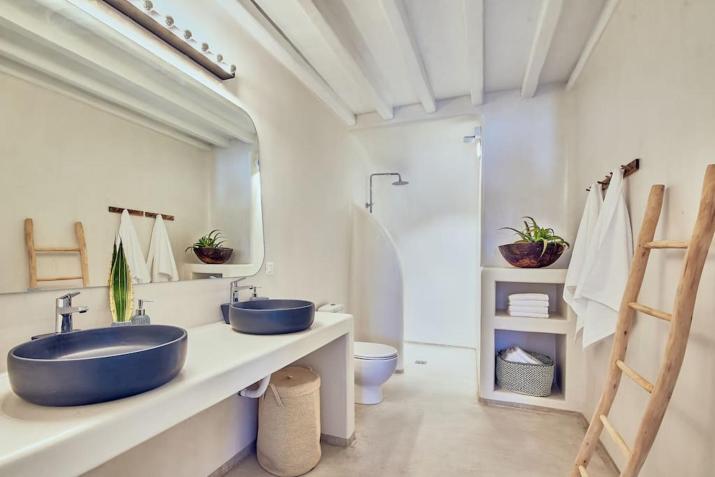 Private Villa Beachfront 30steps to Alemagou Beach